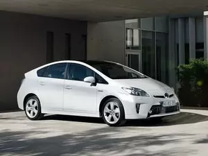 2012 Prius+