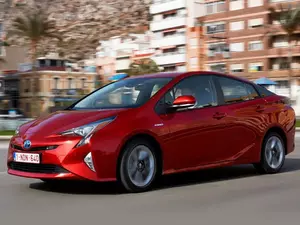 2015 Prius+ (facelift 2015)